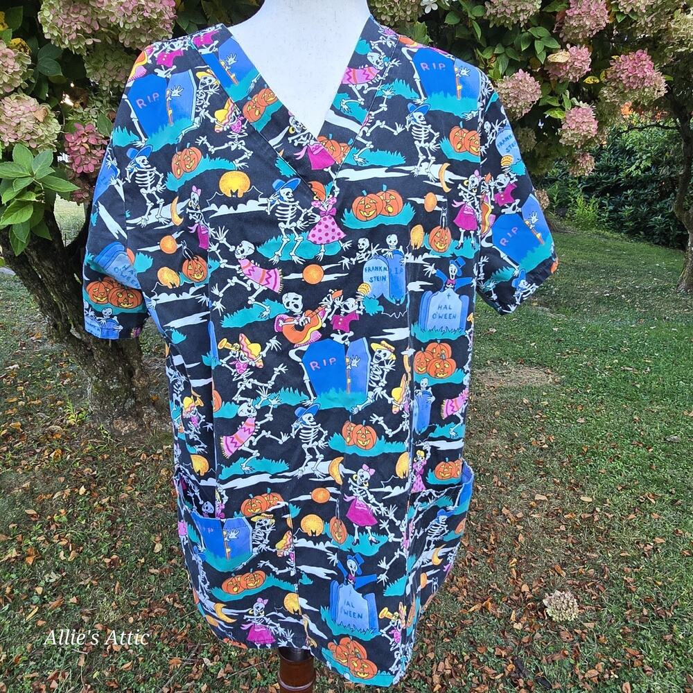 Womens Halloween Scrub Top Skeleton Graveyard Dia De Los Muertos Living‎ Dead M